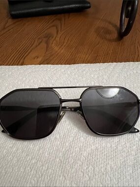 Quay Australia Black Hexagonal Metal Sunglasses